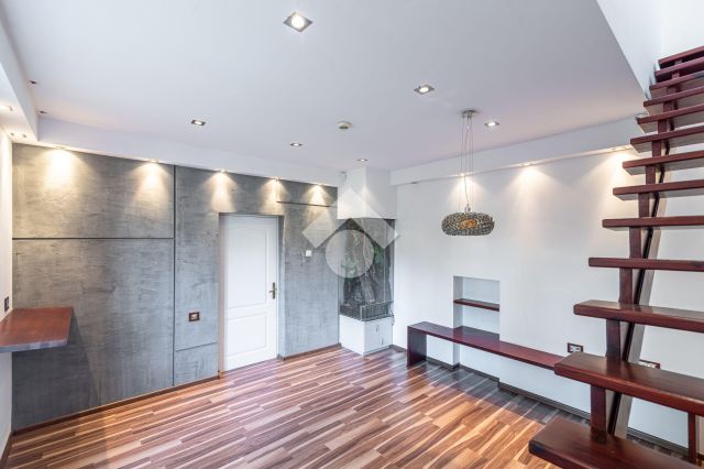 Lokal Kraków Podgórze Duchackie, ul. gen. Henryka Kamieńskiego. Zdjęcie 5