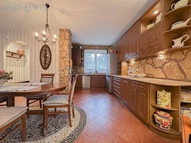 dom wolnostojący, 4 pokoje Michałowice Komora. Zdjęcie 8