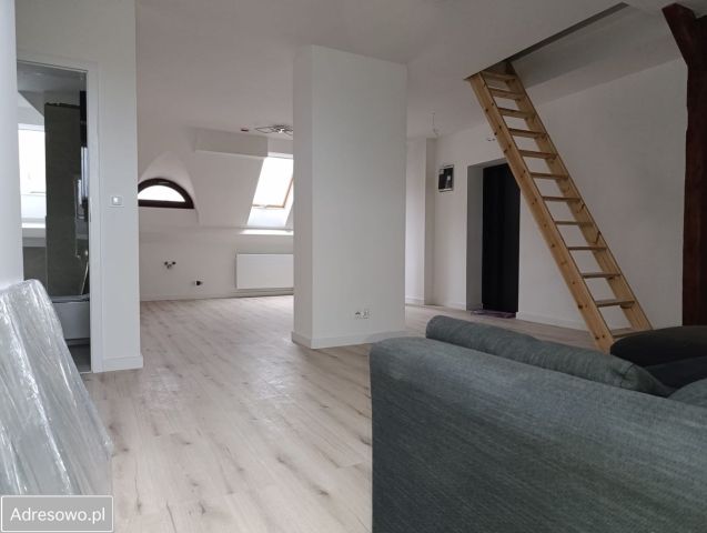 Mieszkanie 3-pokojowe Opole Śródmieście, ul. 1 Maja. Zdjęcie 1