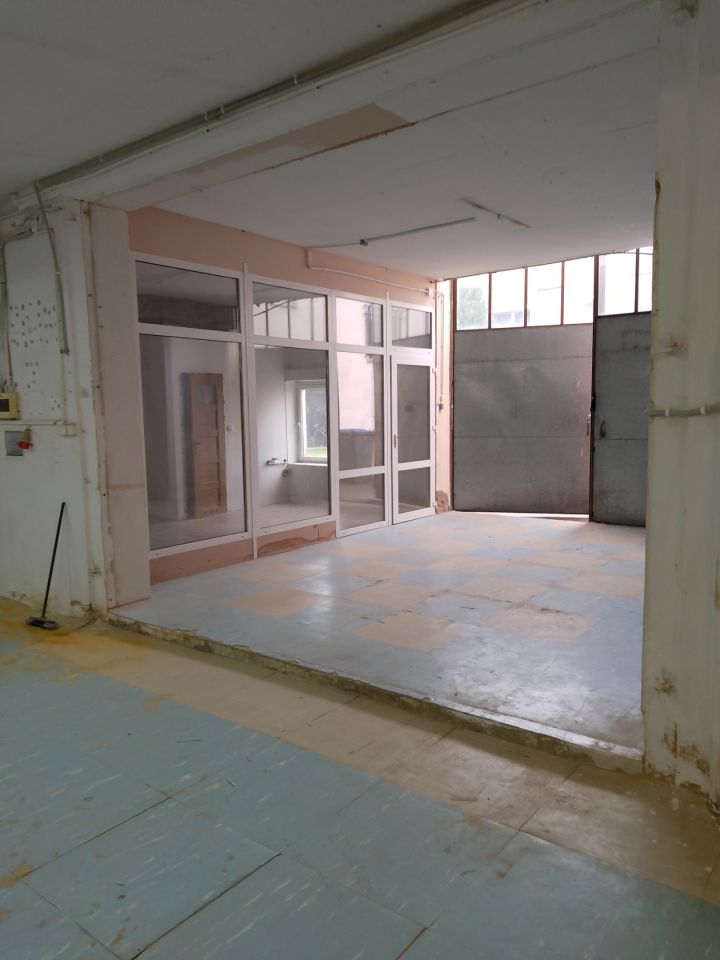 Hala/magazyn Lipie. Zdjęcie 4