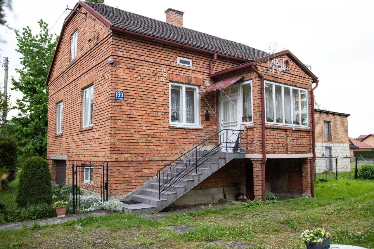 dom wolnostojący, 3 pokoje Długie. Zdjęcie 2