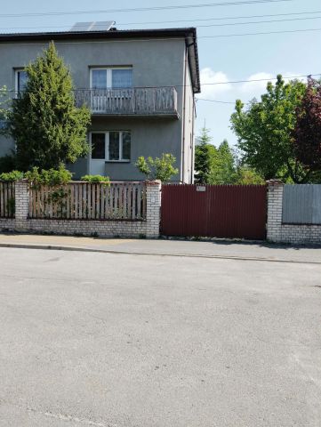 dom wolnostojący, 10 pokoi Janów Lubelski, ul. Władysława Stanisława Reymonta. Zdjęcie 1