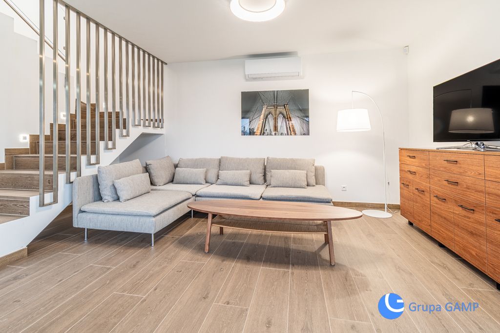 dom wolnostojący, 4 pokoje Bibice, ul. Bławatkowa. Zdjęcie 2