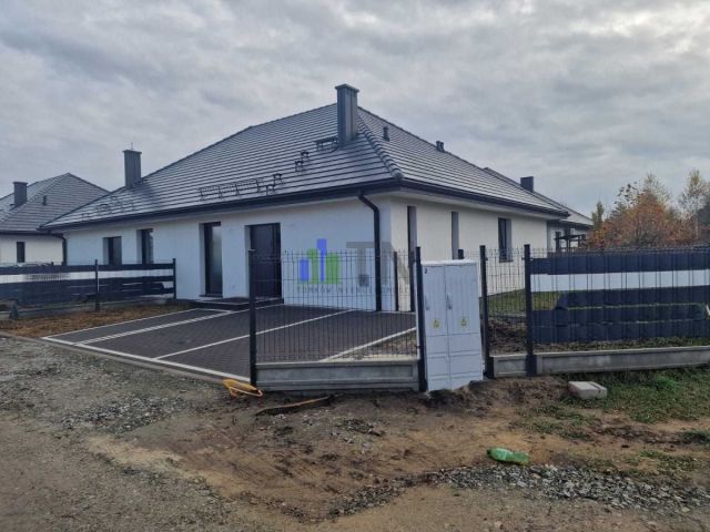 bliźniak, 3 pokoje Czernica. Zdjęcie 5
