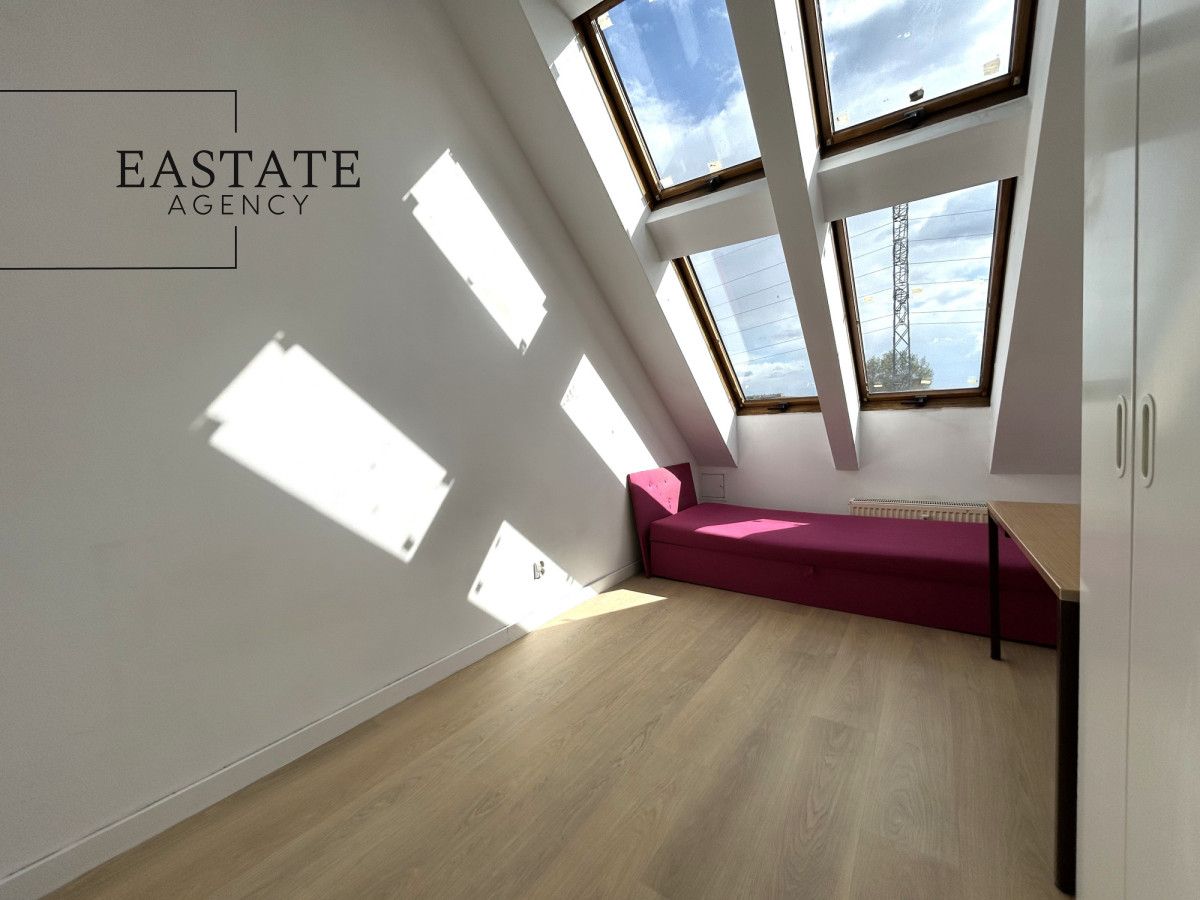 Mieszkanie 4-pokojowe Warszawa Praga, ul. kard. Aleksandra Kakowskiego. Zdjęcie 1