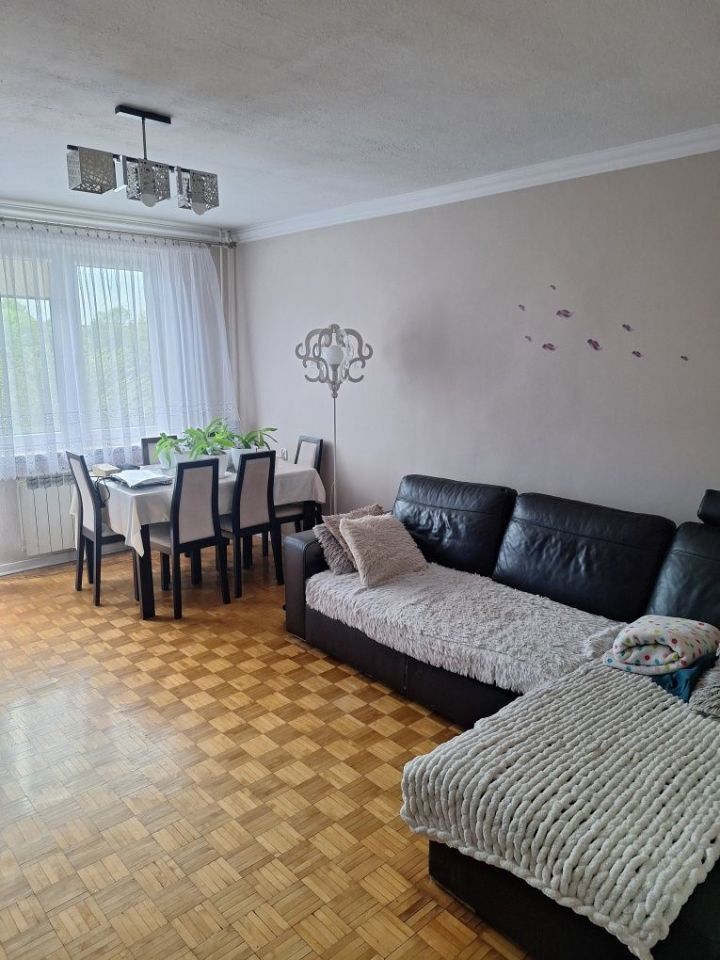 Mieszkanie 4-pokojowe Ożarów. Zdjęcie 1