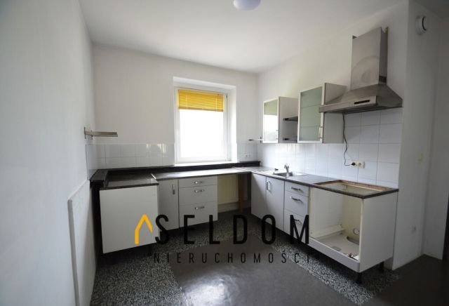 dom wolnostojący, 3 pokoje Schodnia, ul. ks. Piotra Gołąba. Zdjęcie 5