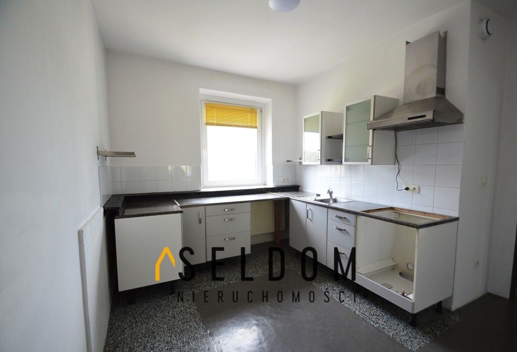 dom wolnostojący, 3 pokoje Schodnia, ul. ks. Piotra Gołąba. Zdjęcie 5