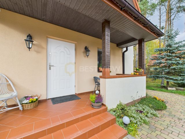 dom wolnostojący, 5 pokoi Legionowo. Zdjęcie 4