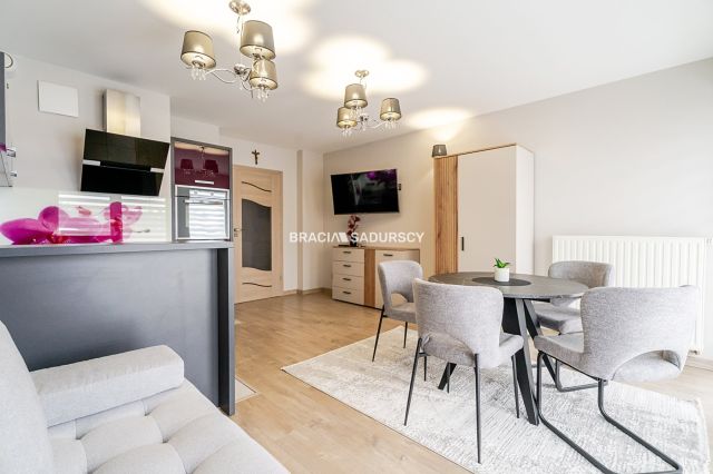 Mieszkanie 2-pokojowe Kraków Swoszowice, ul. Macieja Dębskiego. Zdjęcie 1