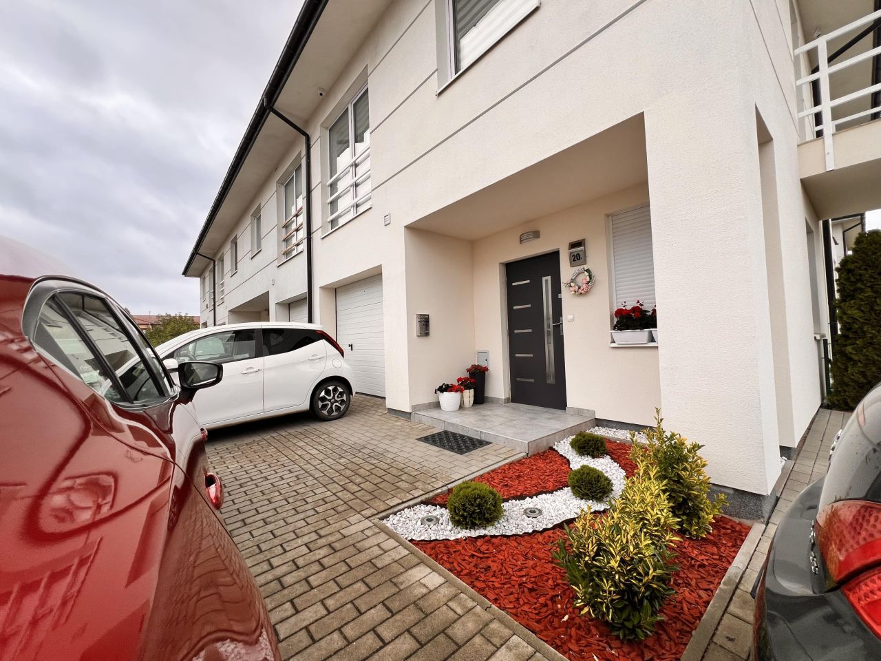 dom szeregowy, 5 pokoi Bezrzecze, ul. Platynowa. Zdjęcie 3