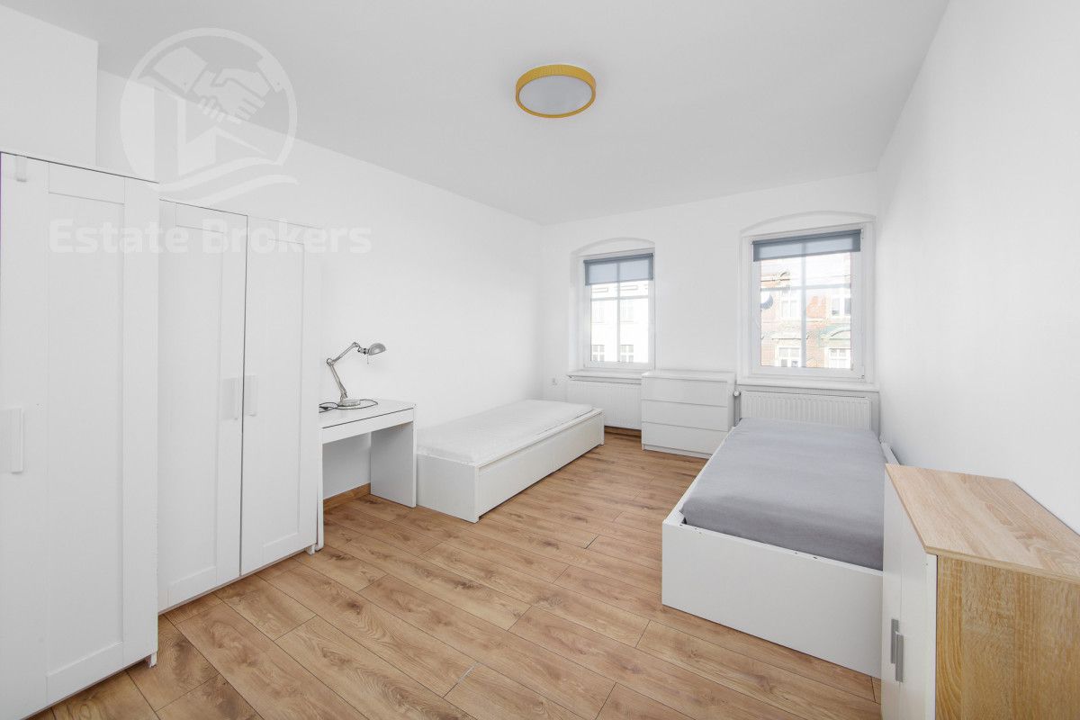 Mieszkanie 4-pokojowe Wrocław Śródmieście, ul. Słowiańska. Zdjęcie 3