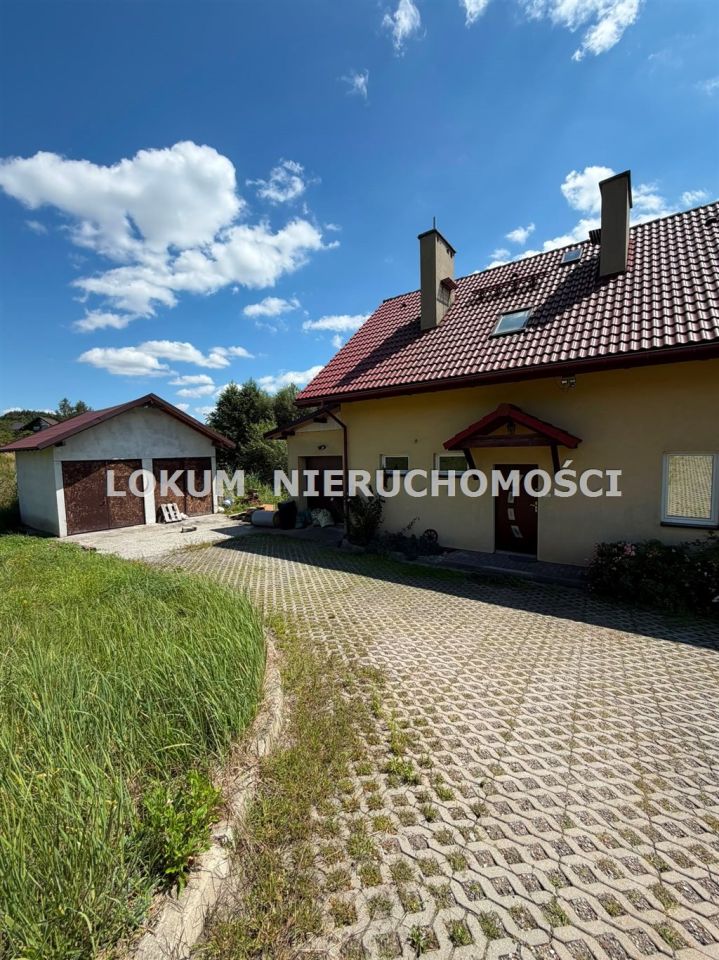 dom wolnostojący, 5 pokoi Krostoszowice, ul. Środkowa. Zdjęcie 1
