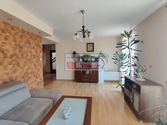 dom wolnostojący, 4 pokoje Kolonie Stanisławów. Zdjęcie 2