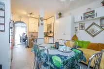 dom wolnostojący, 6 pokoi Jabłonna, ul. Piaskowa. Zdjęcie 2