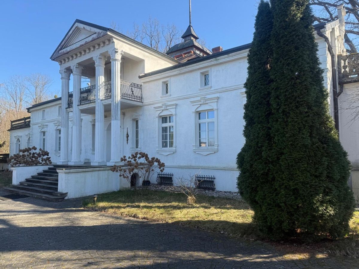 dworek, 8 pokoi Rakowiec