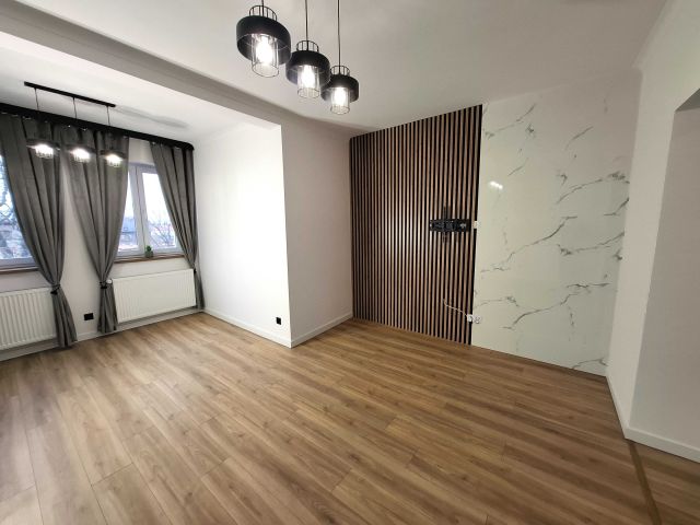 Mieszkanie 3-pokojowe Żarów, ul. Adama Mickiewicza. Zdjęcie 1