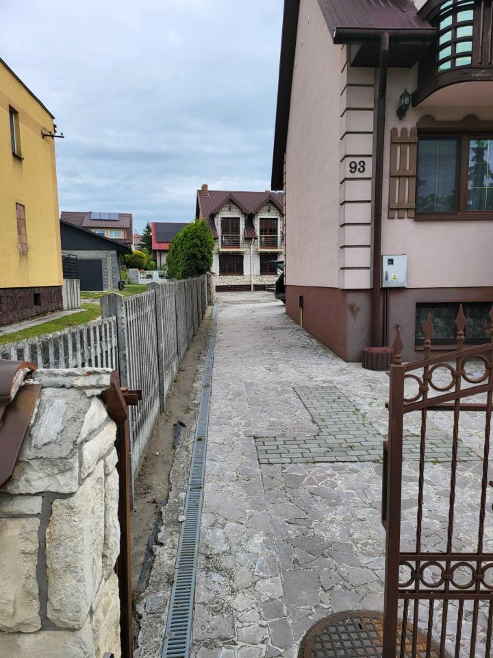 dom wolnostojący Pińczów, ul. Batalionów Chłopskich. Zdjęcie 2