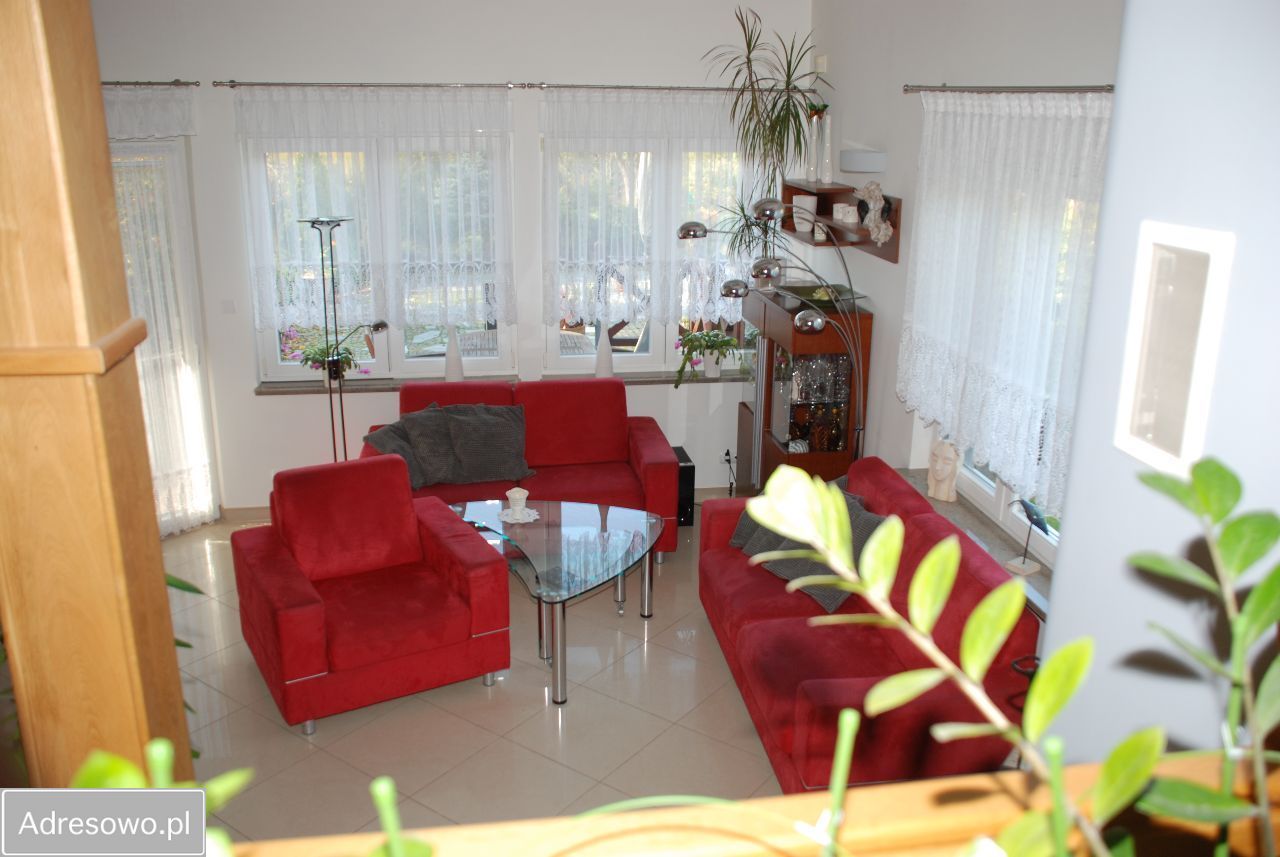 dom wolnostojący, 5 pokoi Lutom. Zdjęcie 14