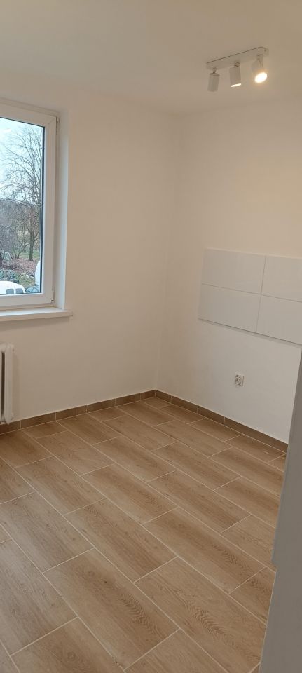 Mieszkanie 1-pokojowe Cielądz. Zdjęcie 4