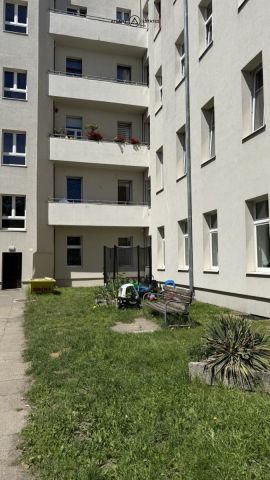 Mieszkanie 3-pokojowe Poznań Łazarz. Zdjęcie 4