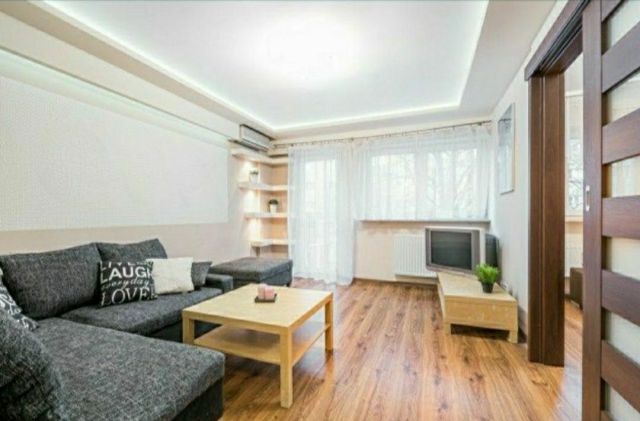 Mieszkanie 3-pokojowe Warszawa Ochota, al. Dwudziestolatków. Zdjęcie 1