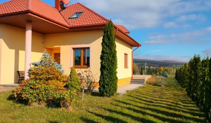 dom wolnostojący, 5 pokoi Kielce