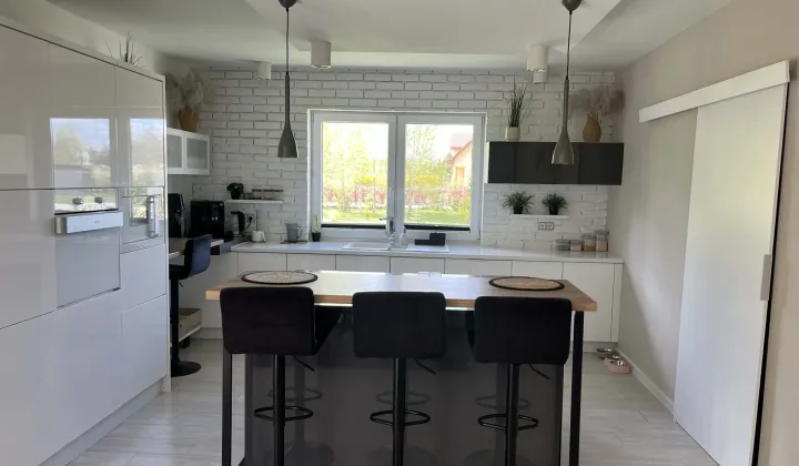 dom wolnostojący, 5 pokoi Smugi Helenów