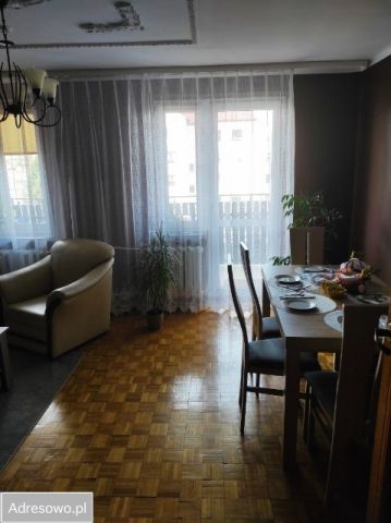 Mieszkanie 3-pokojowe Kazimierza Wielka, ul. Szkolna. Zdjęcie 1