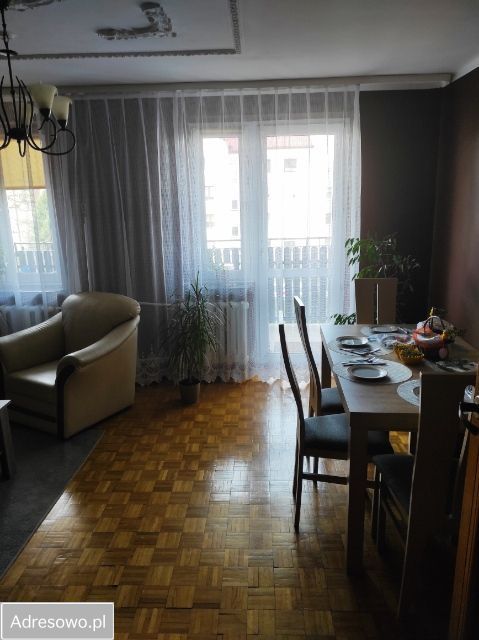 Mieszkanie 3-pokojowe Kazimierza Wielka, ul. Szkolna. Zdjęcie 1