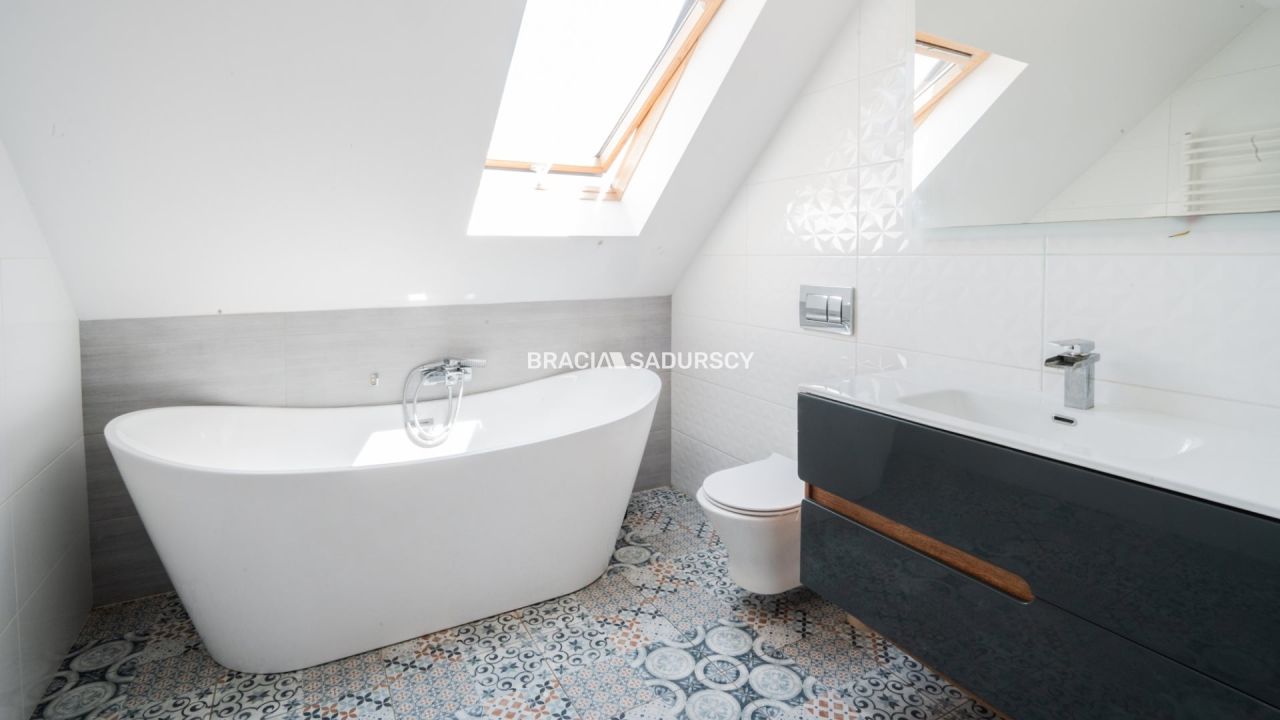 dom wolnostojący, 5 pokoi Wolica. Zdjęcie 13