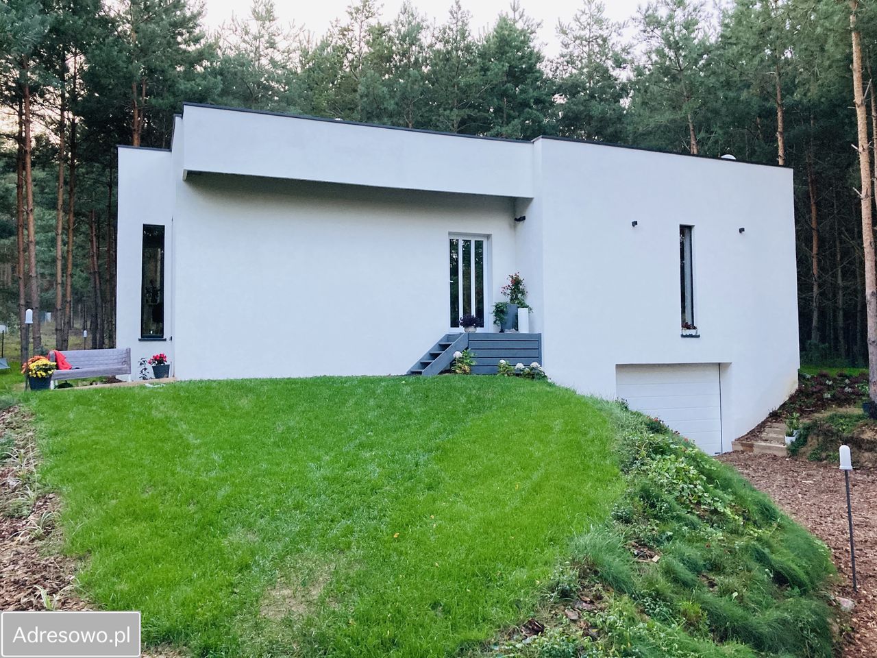 dom wolnostojący, 4 pokoje Laski Małe. Zdjęcie 12