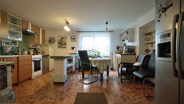 dom wolnostojący, 5 pokoi Łęczna, ul. Rynek III. Zdjęcie 15