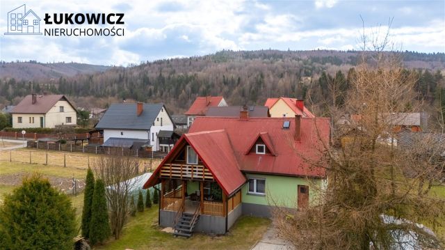 dom wolnostojący, 6 pokoi Ujsoły. Zdjęcie 2