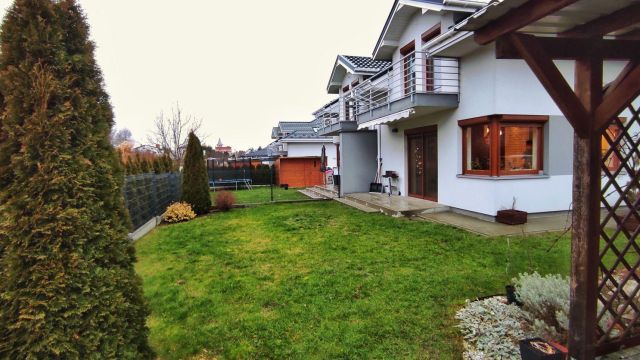 Mieszkanie 3-pokojowe Tarnów Krzyż, ul. Stefana Jaracza. Zdjęcie 1