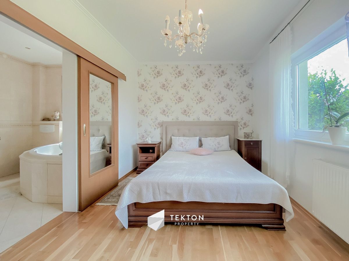 dom wolnostojący, 6 pokoi Kępa, ul. Tulipanów