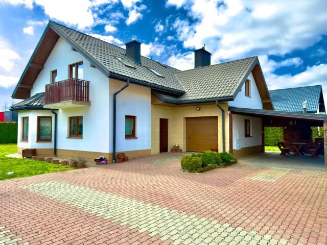 dom wolnostojący, 6 pokoi Krosno, ul. Krakowska. Zdjęcie 1