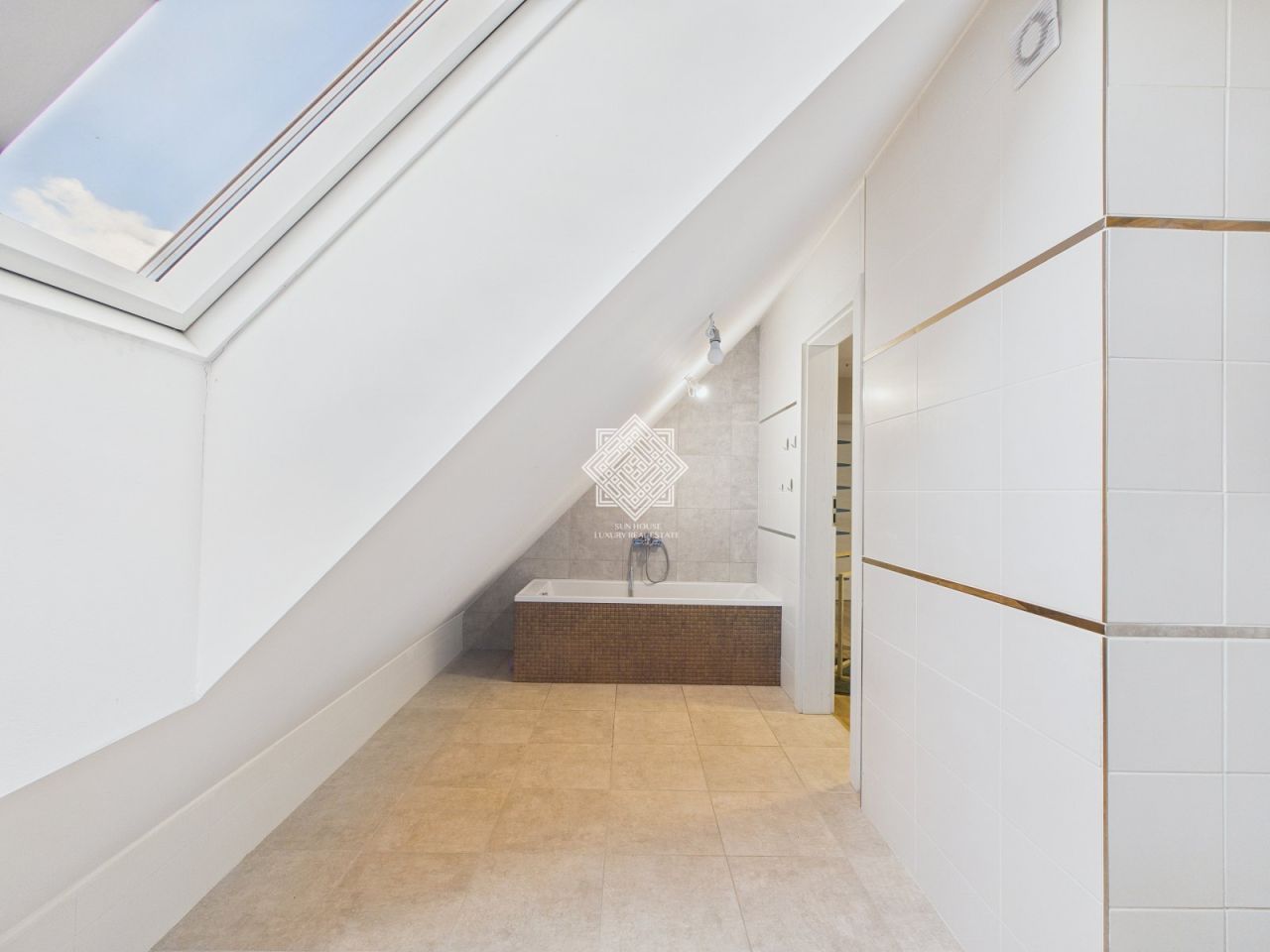 dom wolnostojący, 6 pokoi Młodzieszyn. Zdjęcie 12