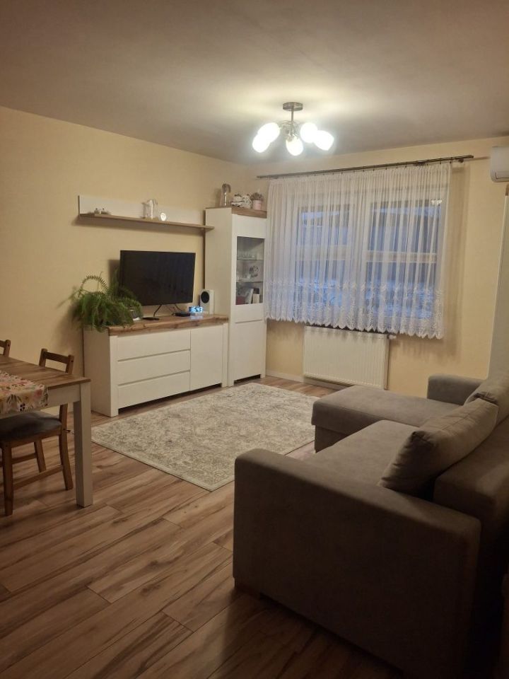 Mieszkanie 3-pokojowe Kaźmierz. Zdjęcie 1