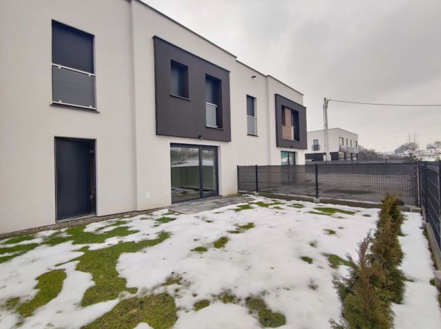 dom szeregowy, 4 pokoje Brzesko, ul. Poprzeczna. Zdjęcie 1