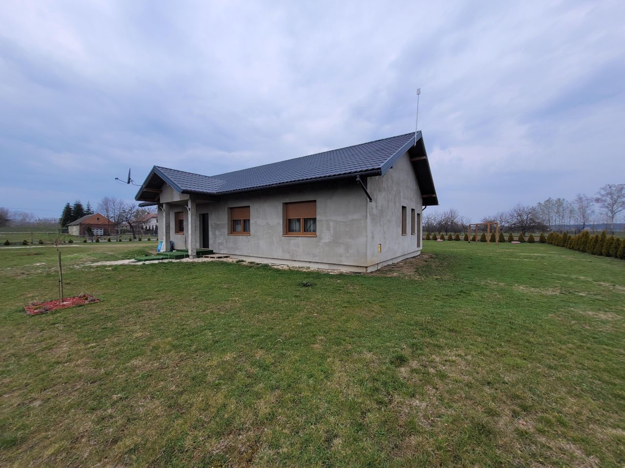 dom wolnostojący, 3 pokoje Chrząstów Kolonia. Zdjęcie 3