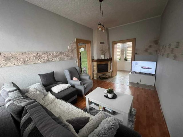 Mieszkanie 5-pokojowe Wilkowice. Zdjęcie 1