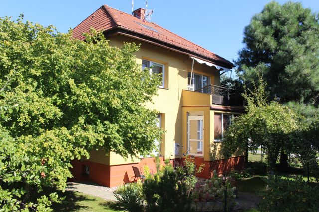 dom wolnostojący, 6 pokoi Kiełczów, ul. Sportowa. Zdjęcie 1