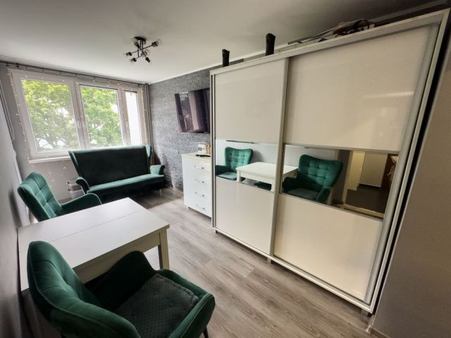 Mieszkanie 2-pokojowe Jelenia Góra Zabobrze, ul. Ludomira Różyckiego. Zdjęcie 1