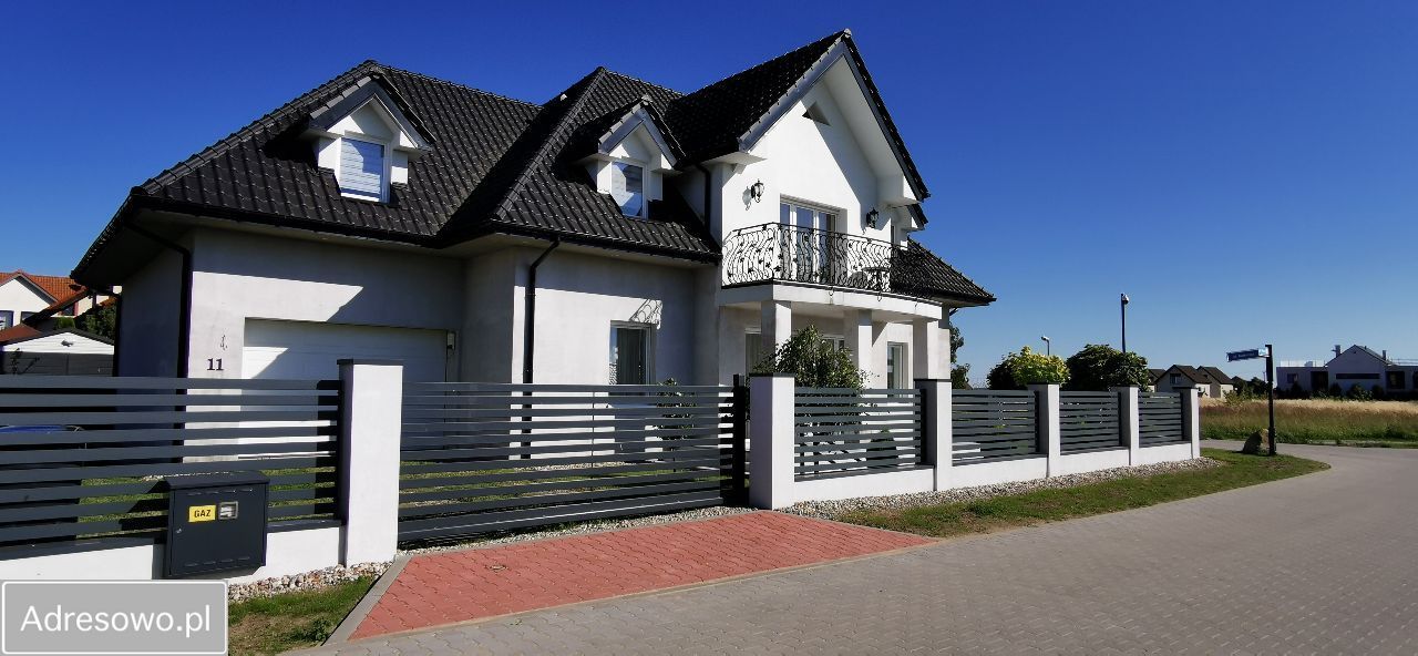 dom wolnostojący, 8 pokoi Rewal, ul. Polna