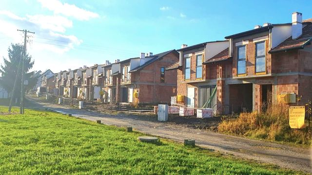 dom szeregowy, 4 pokoje Rzeszów Zwięczyca. Zdjęcie 3