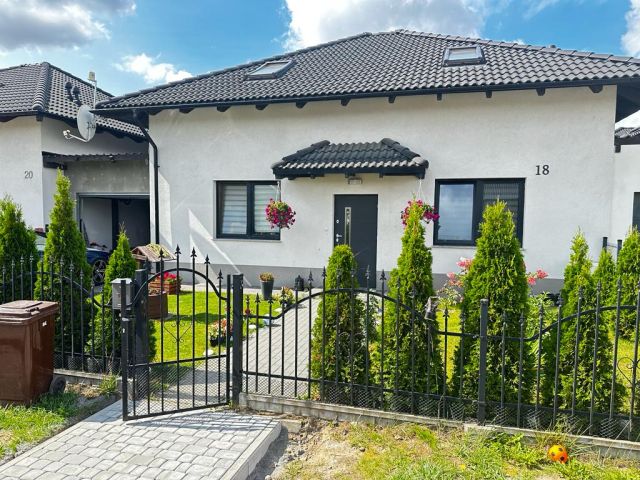 dom szeregowy Kobylnica, ul. Ignacego Paderewskiego. Zdjęcie 1