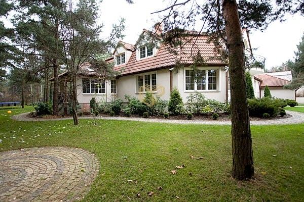 dom wolnostojący, 7 pokoi Konstancin-Jeziorna. Zdjęcie 2