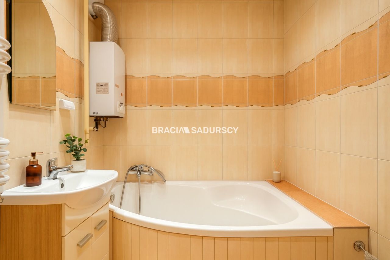 Mieszkanie 3-pokojowe Kraków, ul. ks. Piotra Ściegiennego. Zdjęcie 5