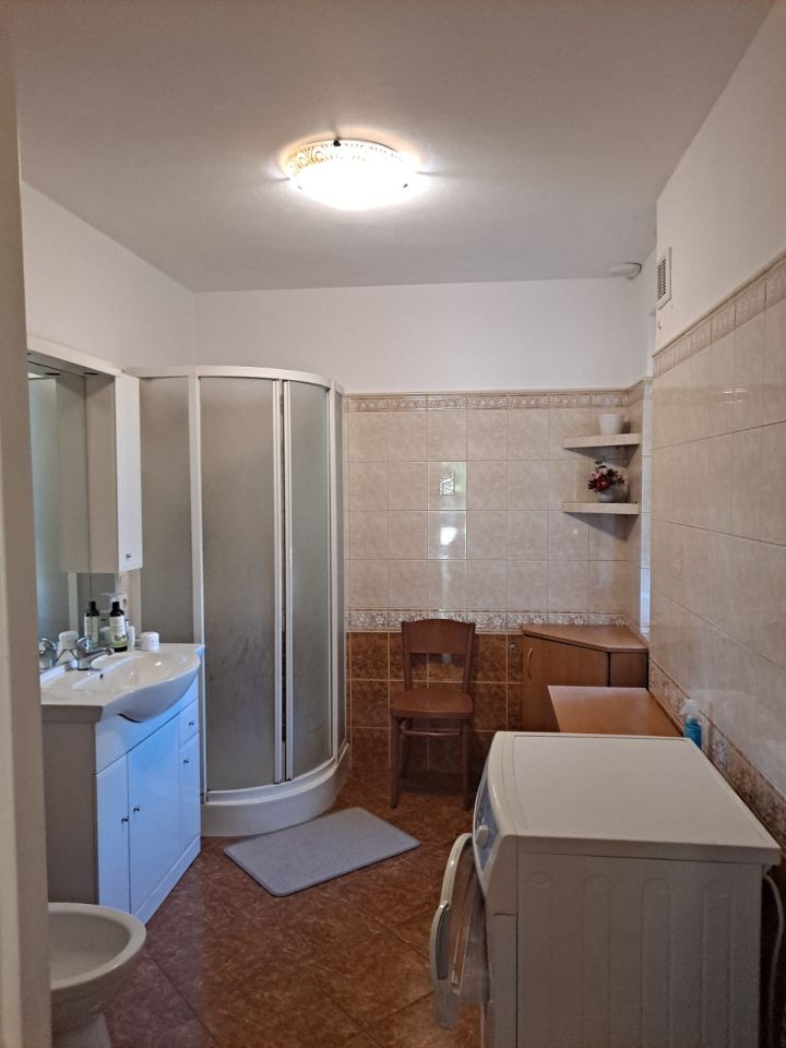 dom wolnostojący, 5 pokoi Roszkowa Wola. Zdjęcie 12